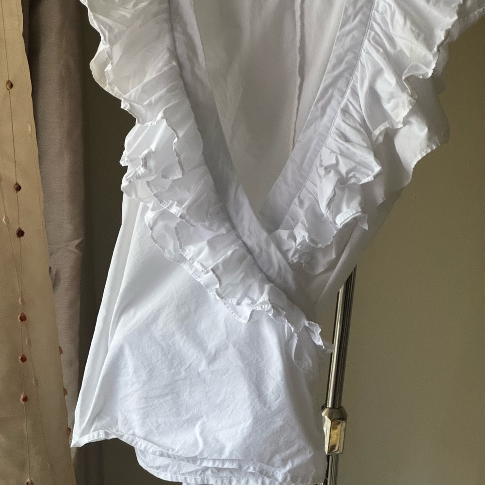 NWOT Pookie & Sebastian White Ruffled V-Neck Wrap-Around Blouse Sz L

Pristine